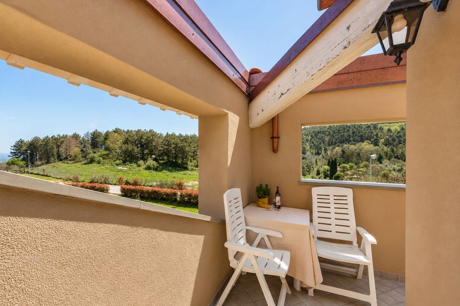 Tuscan borgo apartment in the Pisa hills — photo 11