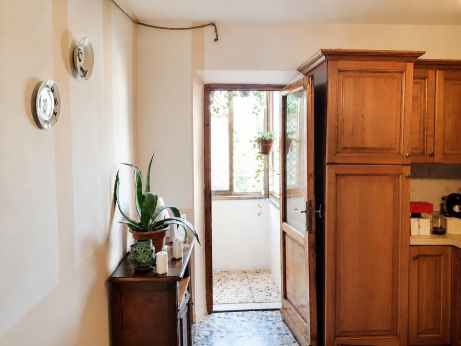 Bright two-bedroom apartment with character, Tuscany — photo 4