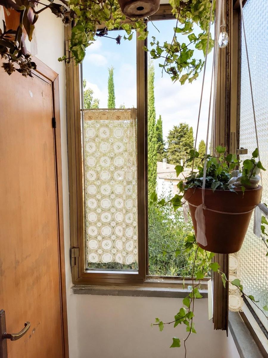 Bright two-bedroom apartment with character, Tuscany — photo 5