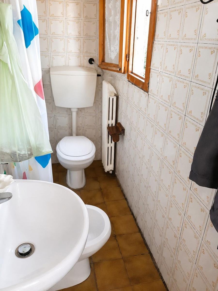 Bright two-bedroom apartment with character, Tuscany — photo 8