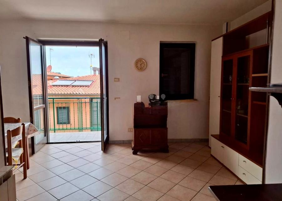 Salón con salida al balcón