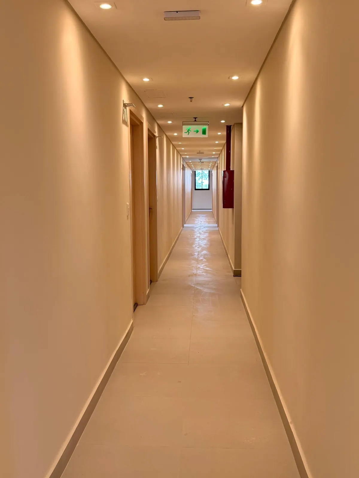 Corridoio dell'edificio, AO-022